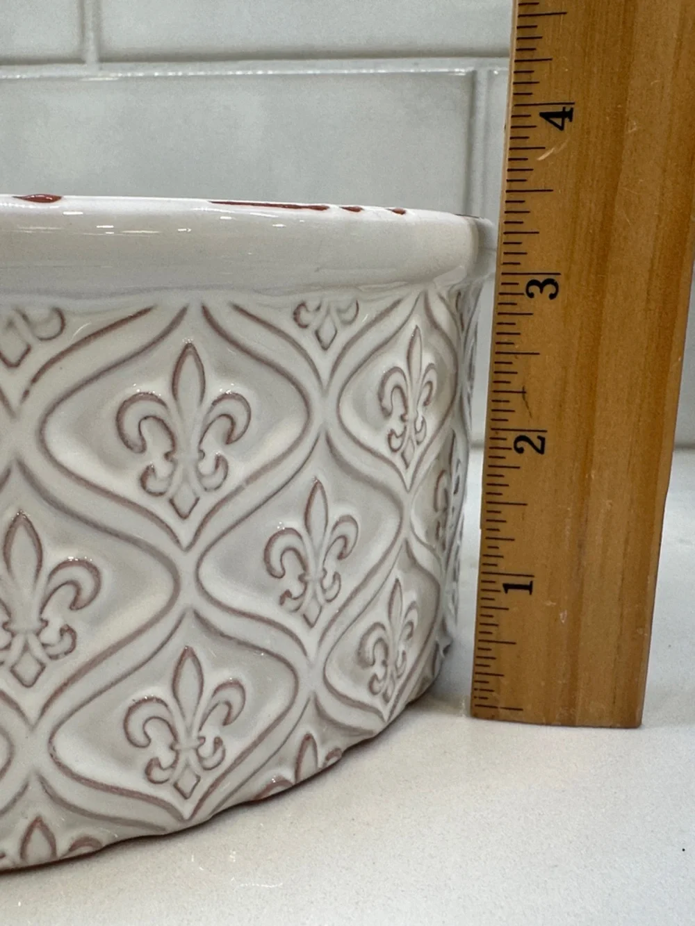 Mud Pie 9” White Soufflé Baking Dish Fleur de Lis Stoneware Never Used